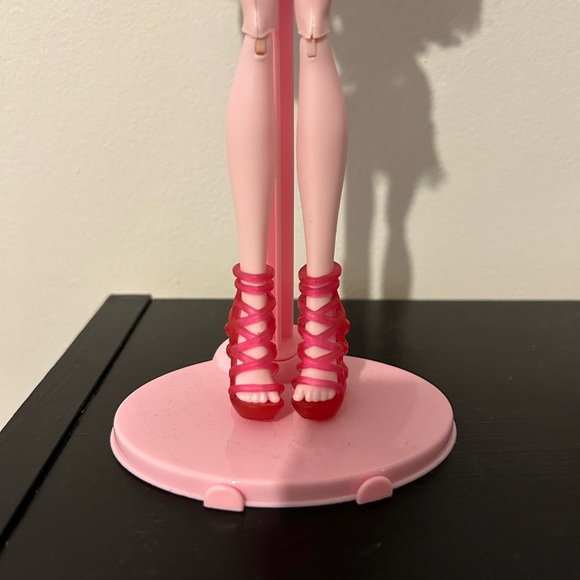 Monster High Doll Draculaura (G1) in Emoji Mattel (G2) clothing - Picture 3 of 6